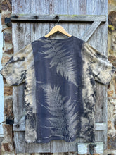 Load image into Gallery viewer, Blue Moon  | T-shirt | Size XL
