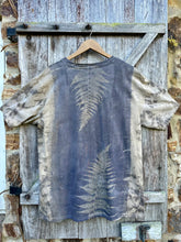 Load image into Gallery viewer, Blue Moon  | T-shirt | Size L
