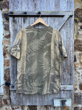 Load image into Gallery viewer, Fern Glade  | T-shirt | Size M
