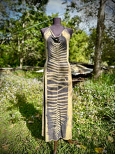 Load image into Gallery viewer, Jequia Dress | Macho Fern | Size 8-14
